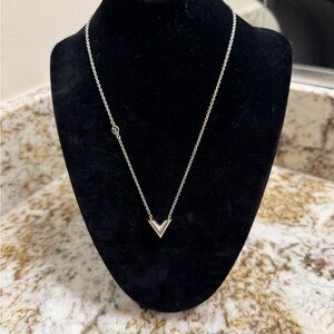 Louis Vuitton Essential V Silver Necklace